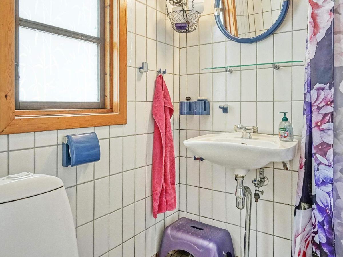 Three-Bedroom Holiday Home In Ronne 4 Esterno foto
